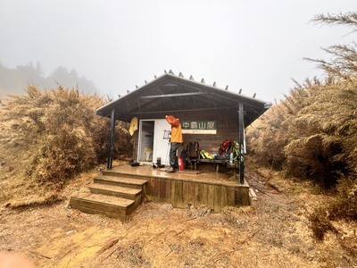 圖3中霸山屋圖片